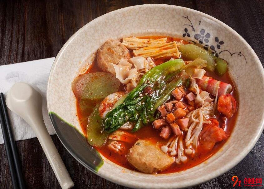 大三學生創業開麻辣燙店，月入過萬