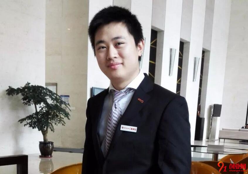 他在事業辭職創業，現在一個月狂賺200000！