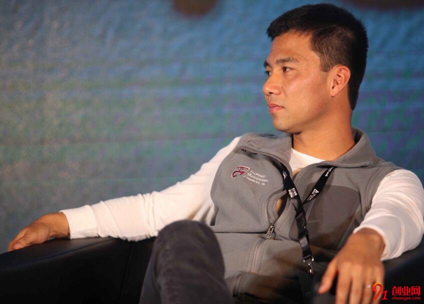 他26歲創(chuàng)業(yè)，為愛妻賣掉自己的商業(yè)帝國