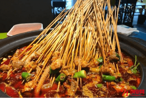 簽年時光串串香加盟品牌優勢是什么？加盟的人很多為什么？