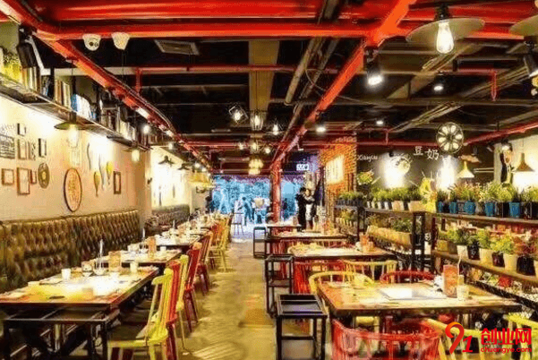 串天下一年能賺多少？店面裝修總部負責(zé)嗎？
