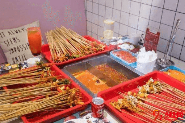 串天下一年能賺多少？店面裝修總部負責(zé)嗎？