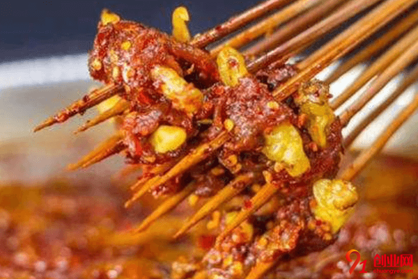 簽簽向上串串香加盟店賺不賺錢？至少能賺多少？