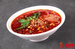 老板創(chuàng)業(yè)白手起家，米線店日賣千斤