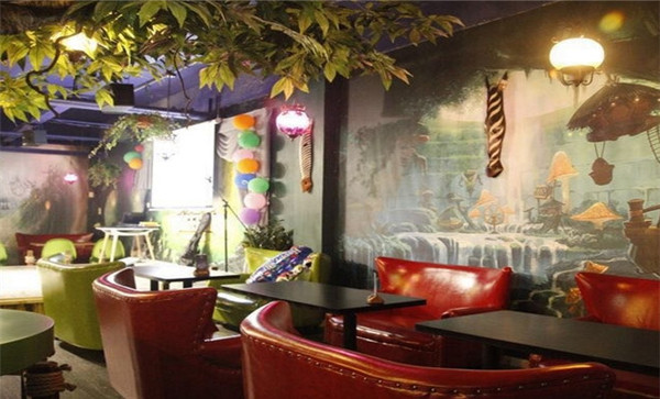  愛麗絲奇幻城堡奶茶茶餐廳