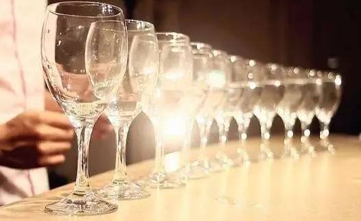 白金福白酒