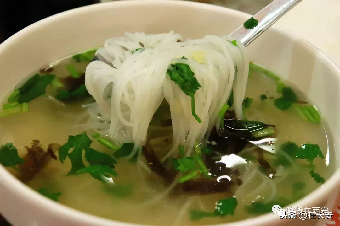 在西安開了快40年的肉夾饃小館，一天賣出400多斤肉！