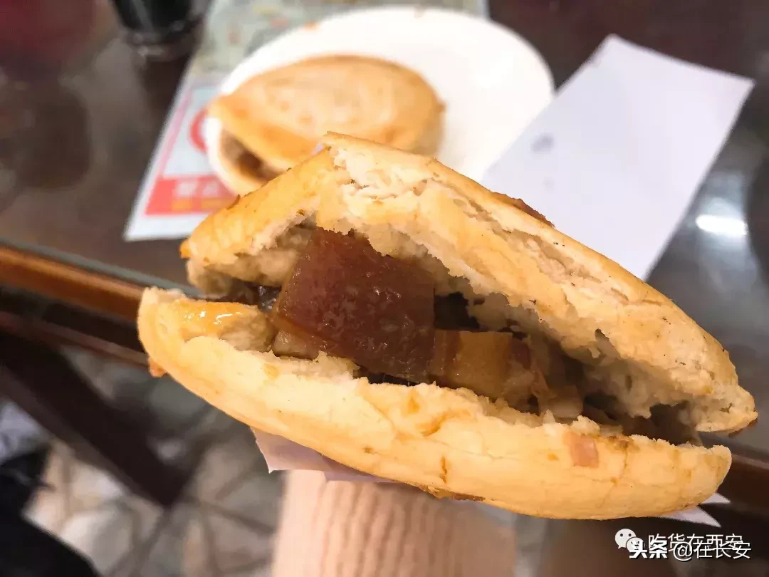 在西安開了快40年的肉夾饃小館，一天賣出400多斤肉！